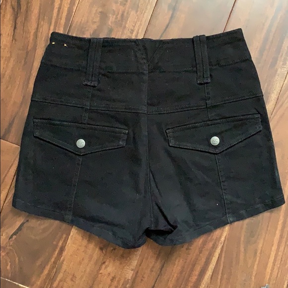 High waisted short with pockets! RARELY WORN - Picture 2 of 3